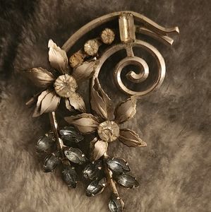 Vintage flower pin